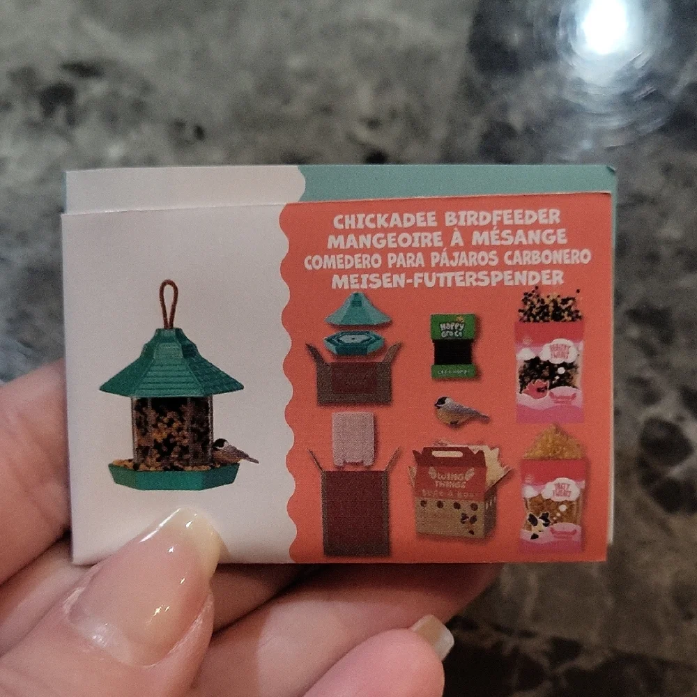 Miniverse Make It Mini Lifestyle Chickadee Birdfeeder